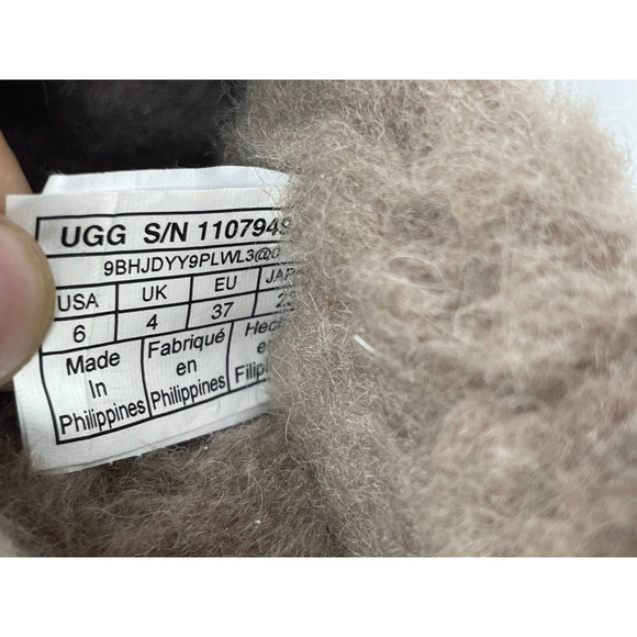 $100 UGG Dakota Moccasin Slippers Womens 6 Rare Caribou Suede Color 1107949 NEW - Picture 7 of 10